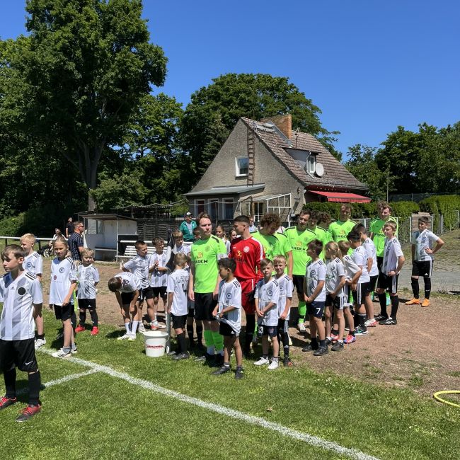 Einlaufen der Teams