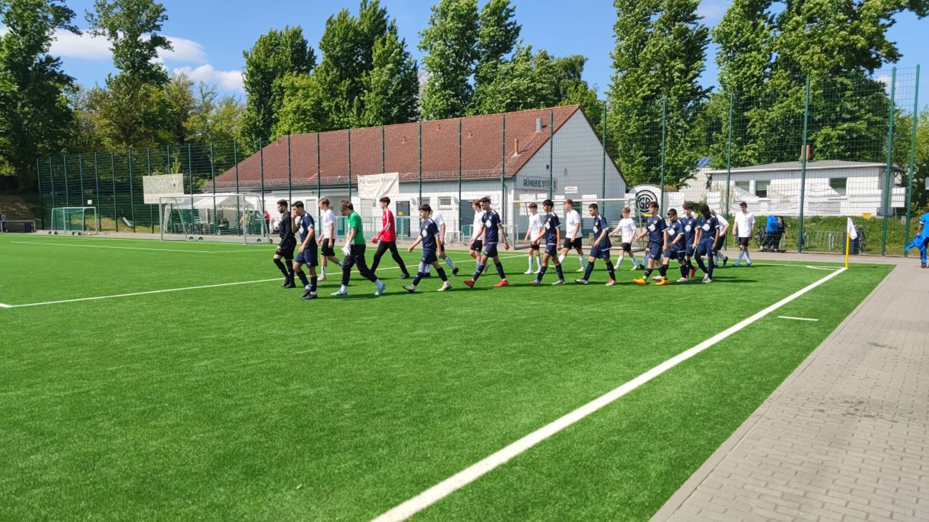 Gloreiche Premiere der B auf dem neuen Bunne